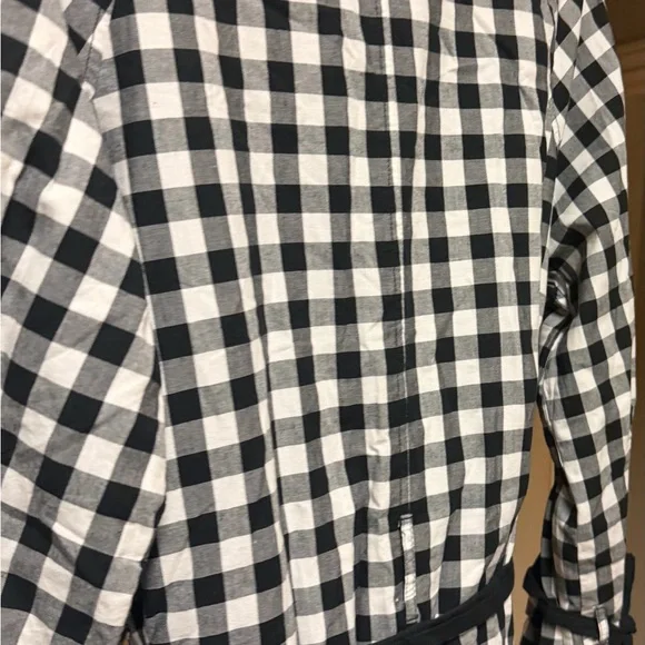 Black & White Gingham Belted Trench Coat - Picture 4 of 6